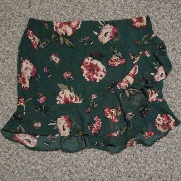🌸Green floral Skirt - Picture 1 of 4